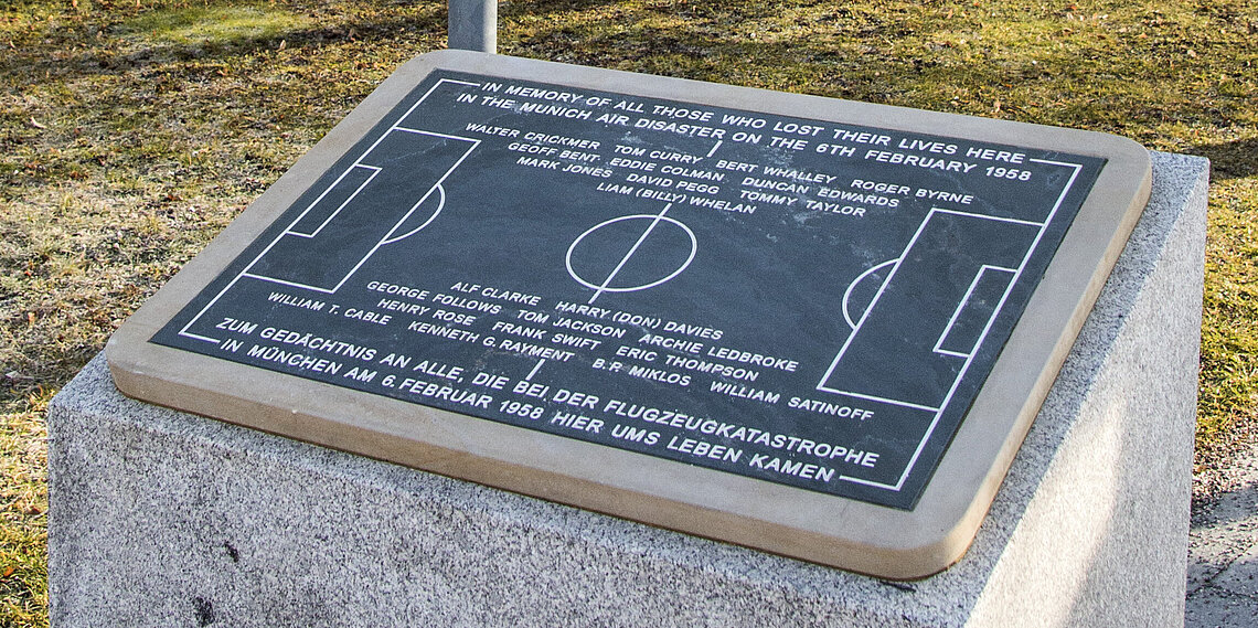 Gedenkstein am Manchesterplatz im Münchner Stadtteil Trudering